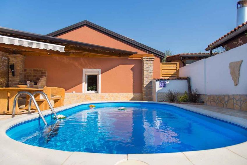 maison de vacances avec piscine - BF-X58FG