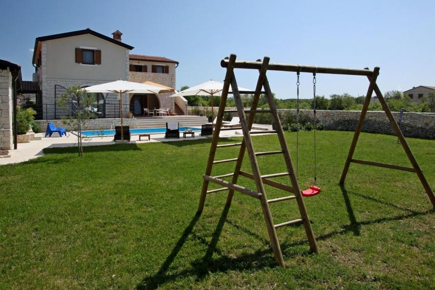 Charmante Villa Histra mit Pool und großem Garten - foto 14