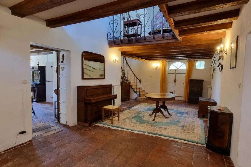 8-Zimmer-Schloss mit Pool und eigenem Park - foto 17