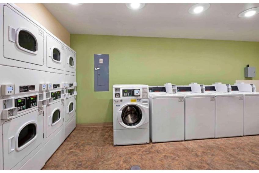 1 Full Bed | Non-Smoking, Kitchen - foto 12