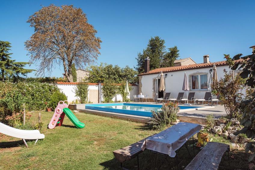 House Barat - foto 3