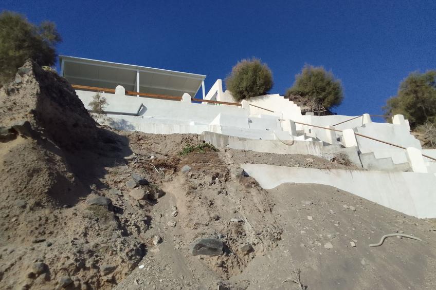 Charmantes Ferienhaus in Ia mit Privater Terrasse - foto 3