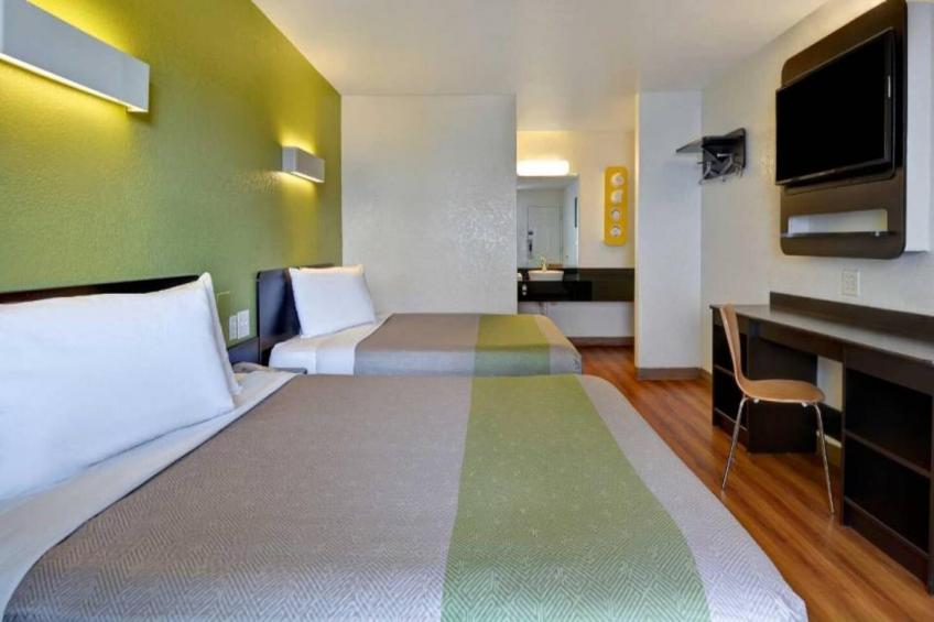 2 Queen Beds  Micfridge - foto 9