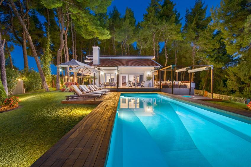 Luxusvilla mit Meerblick und privatem beheiztem Pool und Whirlpool für bis zu 1