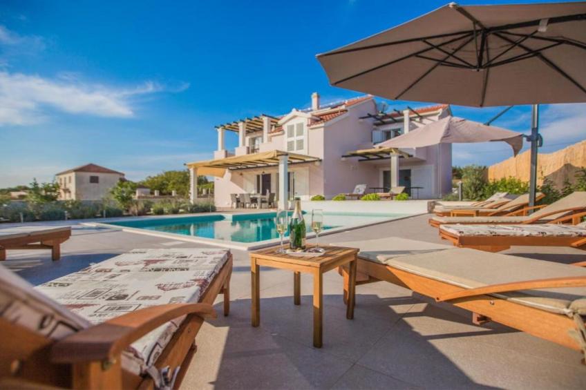 Adriatic Pearl - FourBedroom Villa with heated pool - foto 57