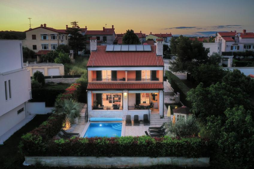 in Pomer mit privatem beheizten Pool und Meerblick - foto 49