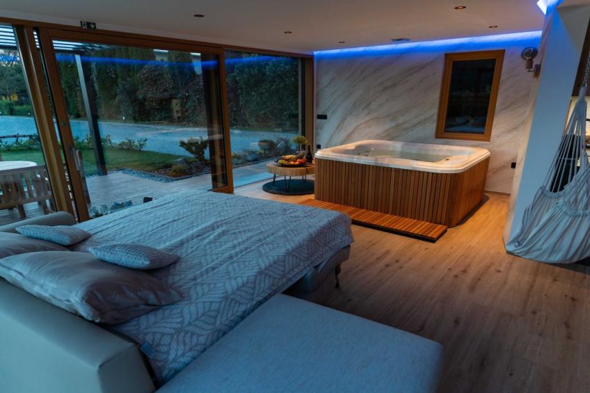 Elegant Warm Bliss Hideaway Escape Lodge - Holiday Home with Hot-Tub and Sauna (owner Excellency) - foto 7