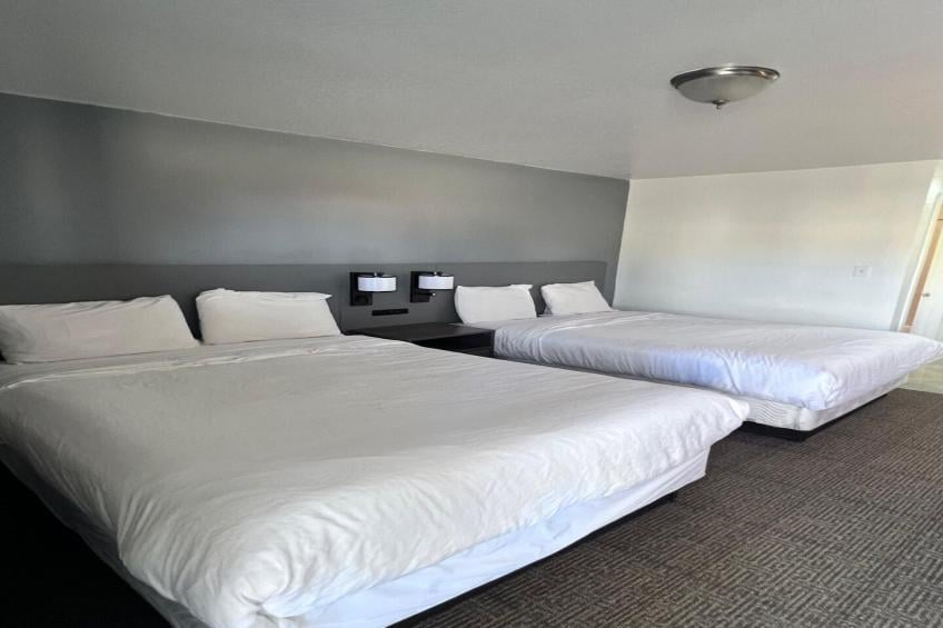 2 Queen Bed