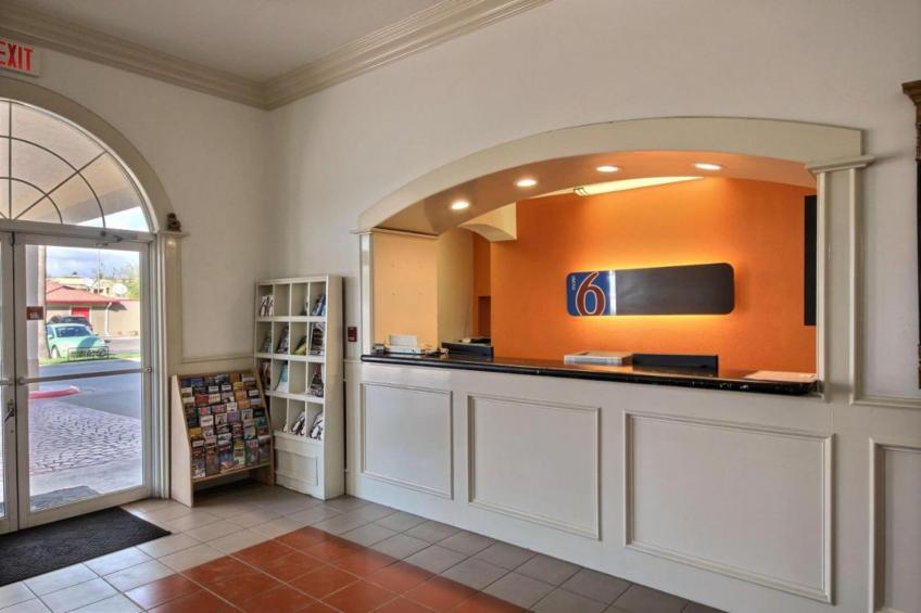 2 Queen Beds  Smoking Kitchen - foto 10