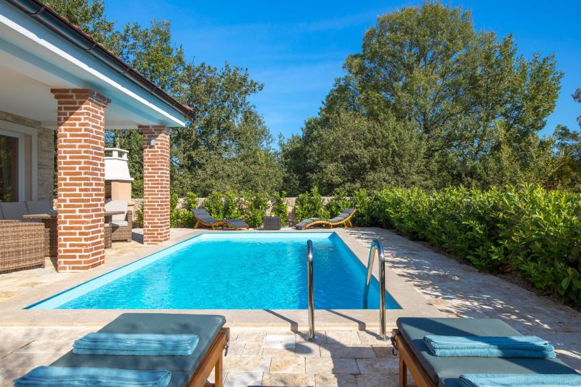 Romantische Villa mit Pool, umgeben von Natur - foto 8