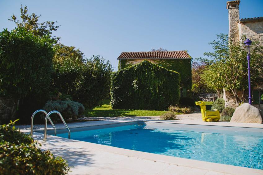 Freistehendes Ferienhaus in Karlovići mit Garten, gemeinsamem Pool und Grill - foto 8