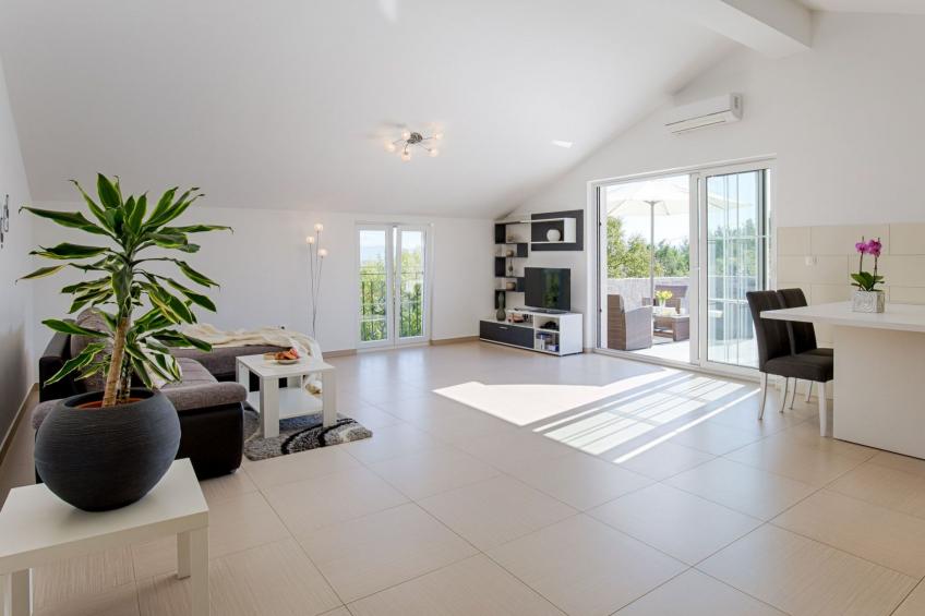 Luxuriöse Villa mit Pool, großem mediterranen Garten und Kinderspielplatz. - foto 27