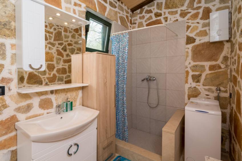 Charmantes Steinhaus mit tollem Panoramablick - foto 9