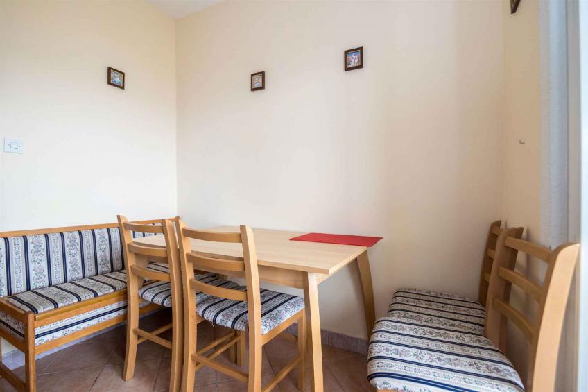 Holiday apartment with air conditioning, terrace and sea view in Slatine - BF-3VNF8 - foto 13
