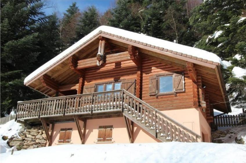 LE GRAND CERF  Chalet en rondins avec SPA Jacuzzi