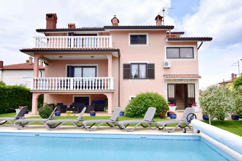 Appartement de vacances Villa Amedeo avec piscine privée, Umag-Finida près de la mer, jardin, barbecue - BF-H74VG