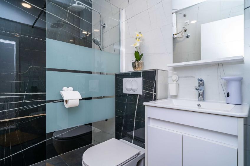 Apartment & Rooms Papa - Premium Double or Twin Room with Balcony and Partial Sea View (Soba 2) - foto 12