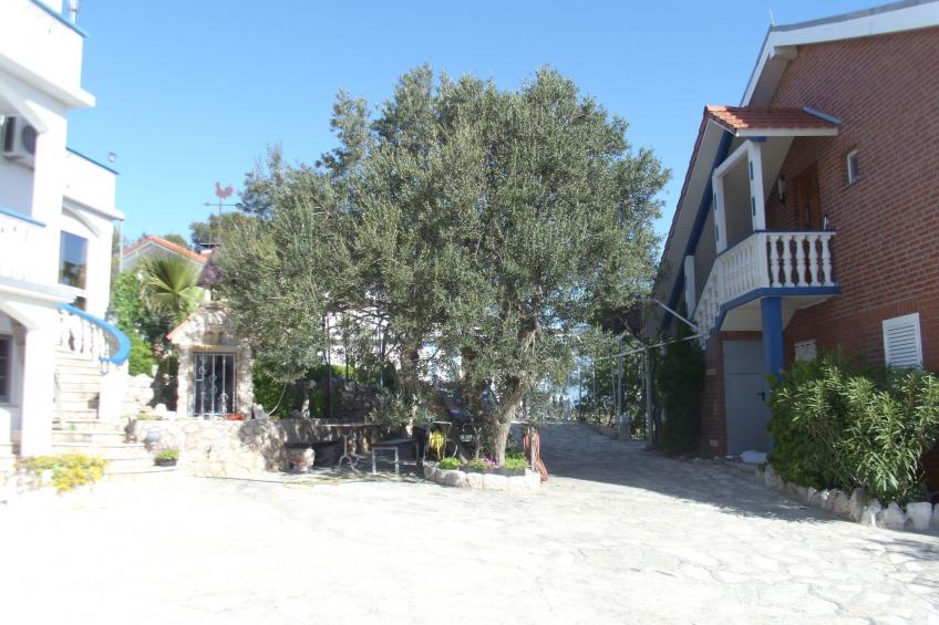 für vier Personen mit Balkon im ersten Obergeschoss gelegen - foto 8