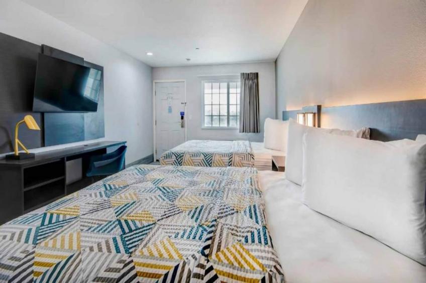 2 Queen Beds  Non-Smoking - foto 7
