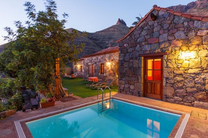 Komfortables Ferienhaus mit privatem Pool und idealer Lage im Naturpark mit Näh