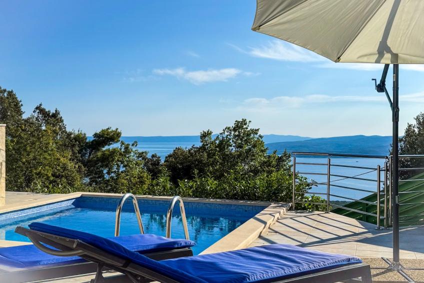 Günstiges Ferienhaus mit Pool und Meerblick - foto 2