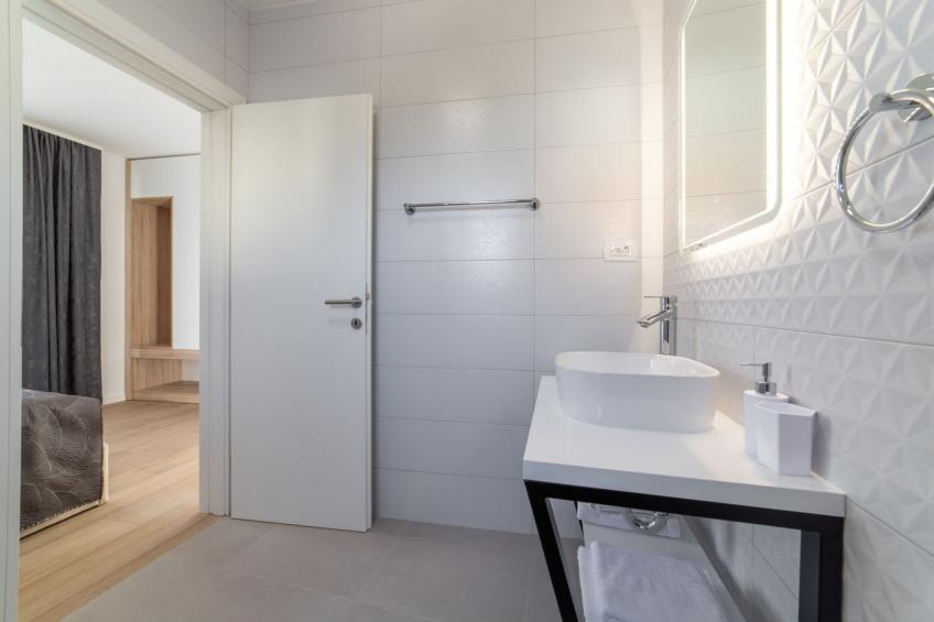 Luxury Kastela Villa with Heated Pool and Lounge Area - Four Bedroom Villa - foto 19