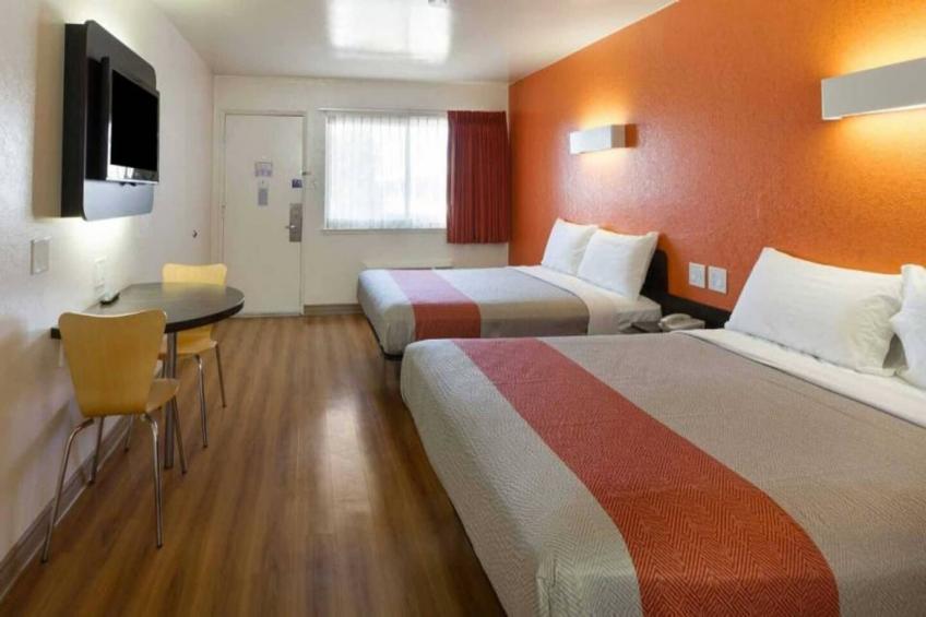 2 Queen Beds  Non-Smoking - foto 10