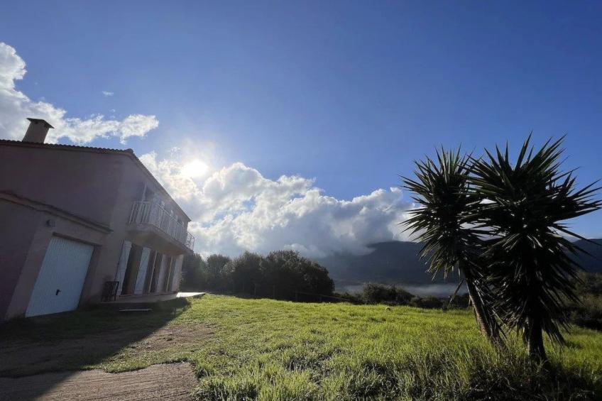 Haus in der Nähe von Meer und Bergen, atemberaubende Aussicht. - foto 10