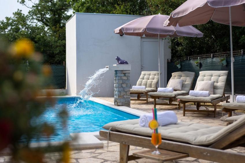 Spacious Prgomet Retreat with Private Pool, Fitness Centre, and Garden - Three Bedroom Villa - foto 40