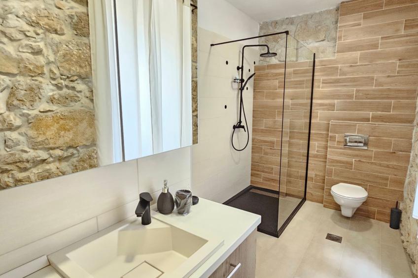 Steinhaus mit privatem Außenpool - foto 42