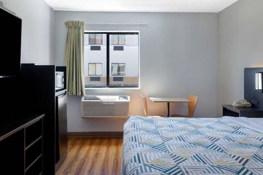 1 King Bed  Non-Smoking - foto 8