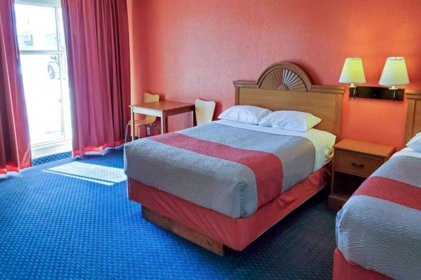 2 Queen Beds  Non-Smoking Micfridge - foto 14