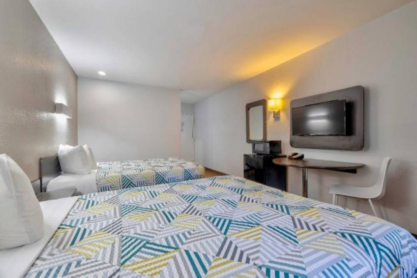 2 Full Beds  Smoking Kitchen - foto 6