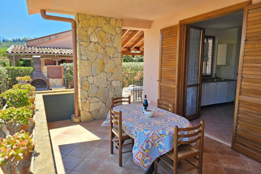 Helle mediterrane Villa mit Veranda und Garten - foto 12