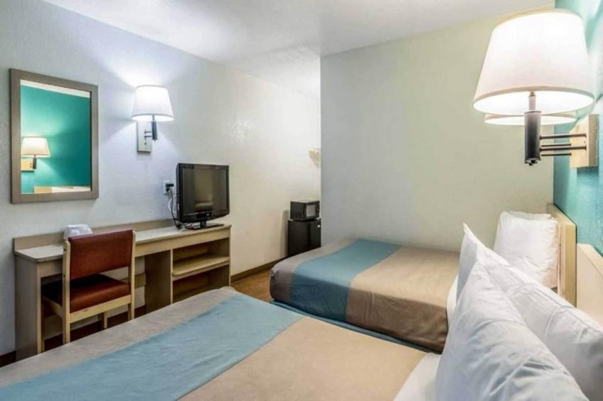 2 Full Beds  Smoking - foto 6