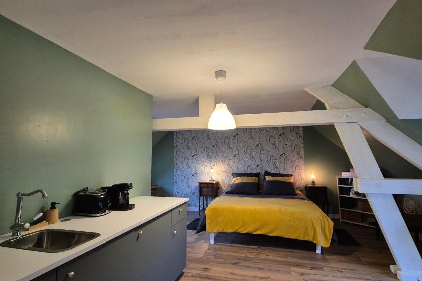 Studio au 1er étage