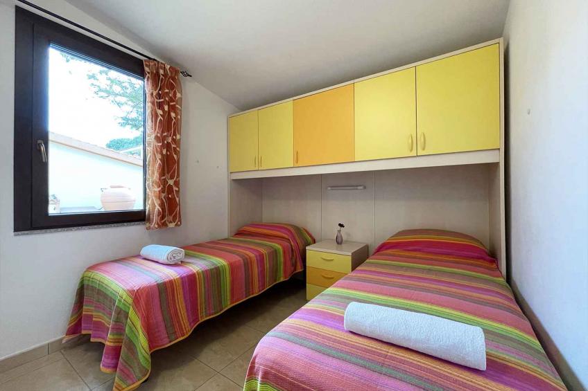 Holiday house with terrace and garden furniture - BF-VJYY - foto 12