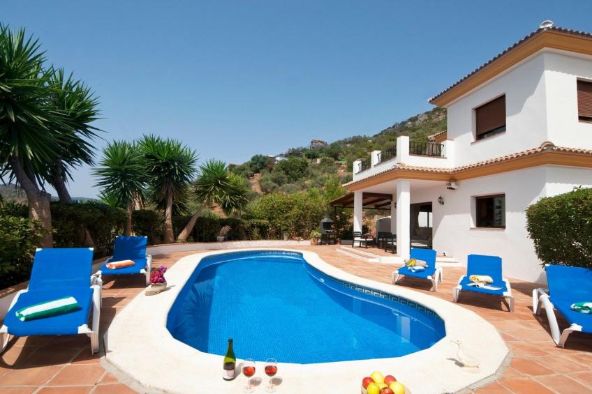 Villa Torcal 3, beheizter Pool, Wifi, Grill.