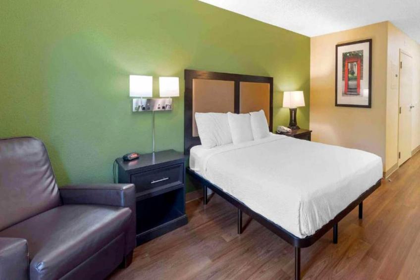 1 Queen Bed | Non-Smoking, Kitchen, Sofa-Bed - foto 9