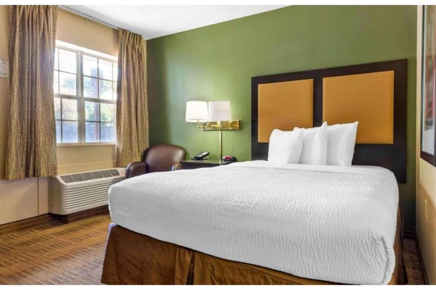 1 Queen Bed | Non-Smoking, Kitchen - foto 20