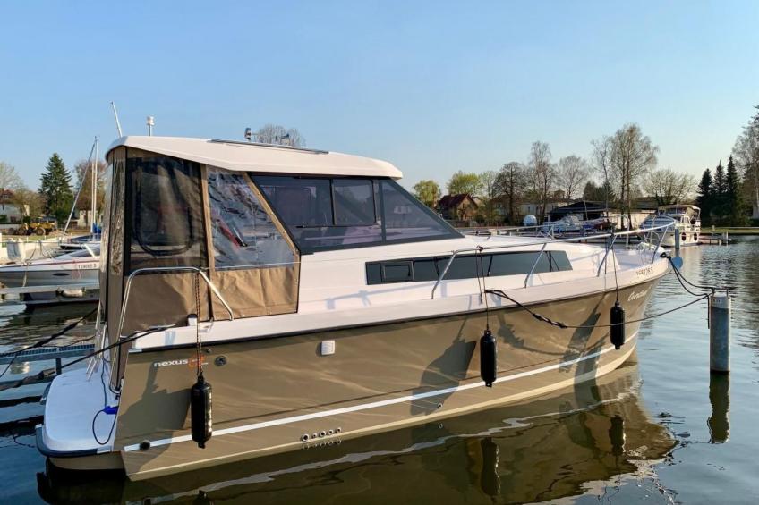 Yacht Overtime im Hafen der Marina Braunsbedra - foto 16