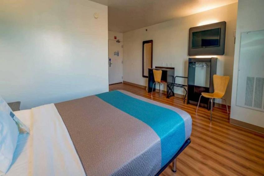 1 Queen Bed  Non-Smoking - foto 8