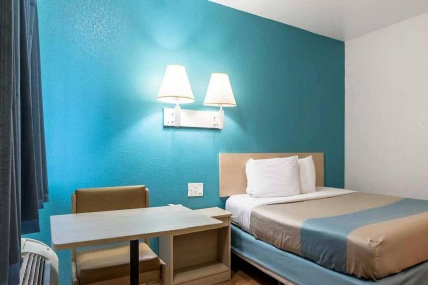 1 King Bed  Non-Smoking - foto 5