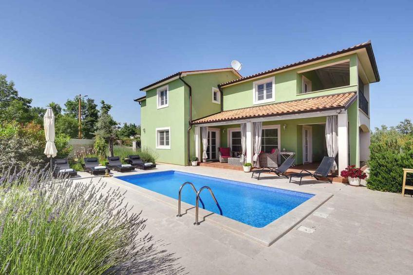 Villa with private pool, jacuzzi and playground - BF-K6B6M