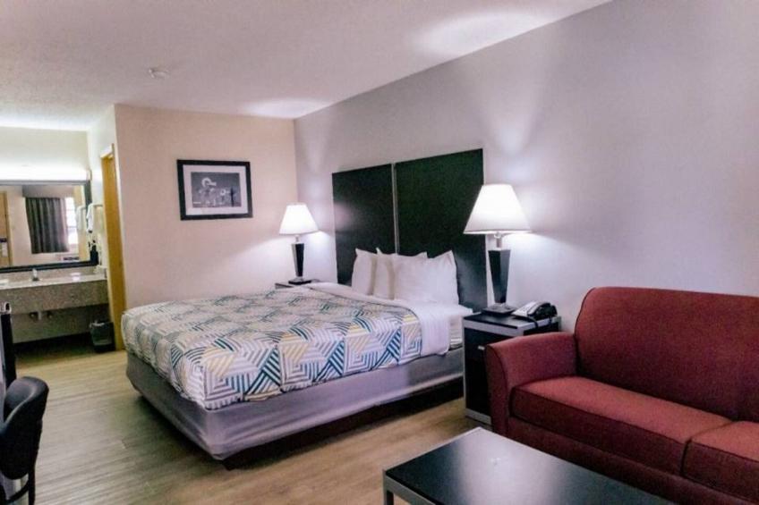 1 King Bed  Smoking Micfridge - foto 15