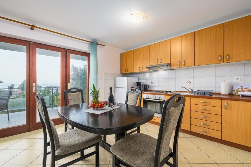 Charming Lovran Apartments with Wonderful Sea View - Two Bedroom Apartment - foto 6