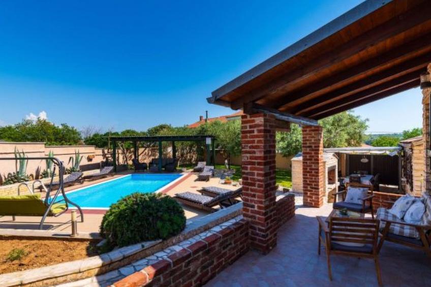 Stone villa Tea with pool