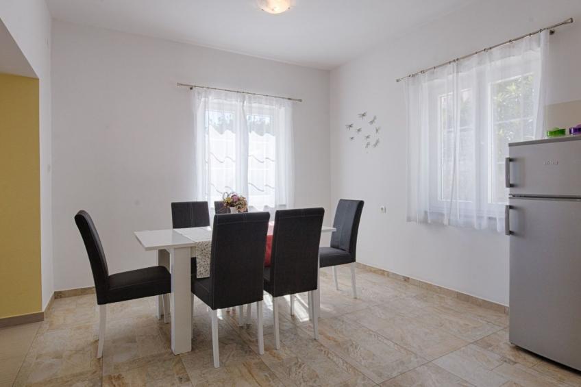 Luxuriöse Villa mit Pool, großem mediterranen Garten und Kinderspielplatz. - foto 37