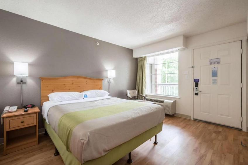 1 Queen Bed  Non-Smoking - foto 14