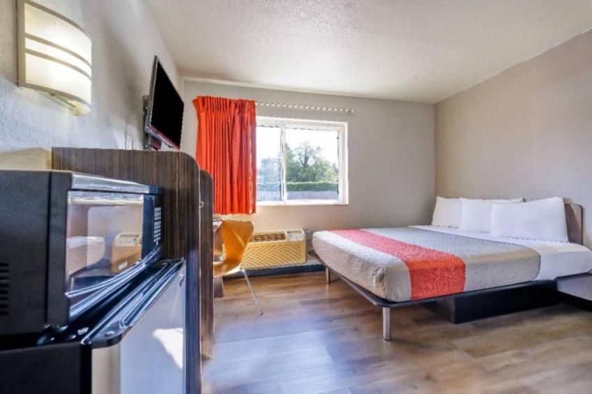 1 Full Bed  Mobility Access RI Shwr Nsmk - foto 30